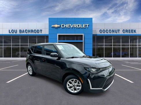 Used 2024 Kia Soul LX w/ Option Group 015 FWD image 1