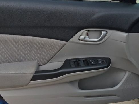 Used 2015 Honda Civic LX image 9