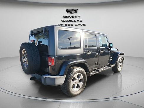 Used 2018 Jeep Wrangler Unlimited Sahara image 9