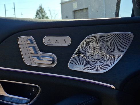 Used 2025 Mercedes-Benz GLS 580 4MATIC image 24