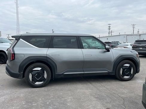 Certified 2024 Kia EV9 Light image 15