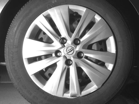 Used 2025 Nissan Sentra S FWD image 12
