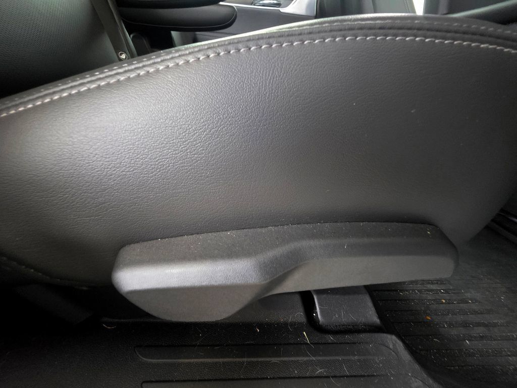Used 2025 Cadillac XT6 Sport w/ LPO, Floor Liner Package AWD/4WD image 73