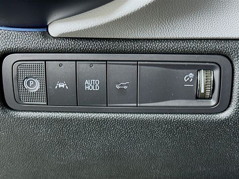 Used 2025 Chevrolet Equinox EV LT FWD image 17