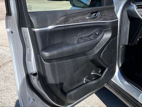 New 2025 Jeep Grand Cherokee Limited w/ Black Appearance Package image 11