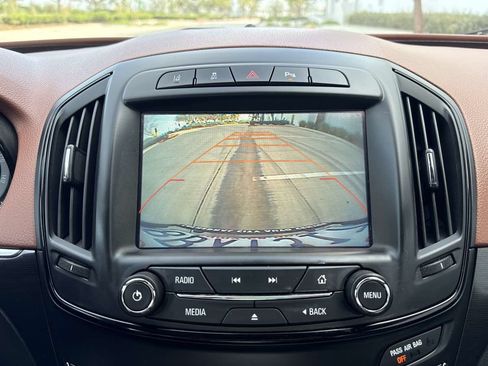Used 2017 Buick Regal Premium w/ Driver Confidence Package #1 FWD image 24