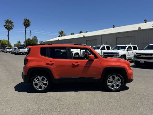 Used 2019 Jeep Renegade Latitude w/ Popular Equipment Group AWD/4WD image 11