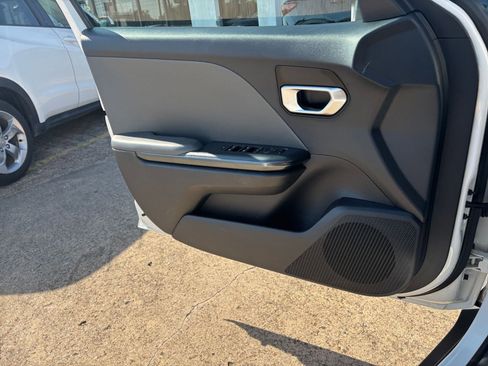 Used 2025 Kia K4 FWD image 18