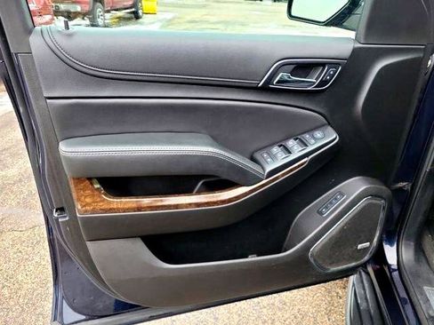 Used 2020 Chevrolet Suburban LT image 17