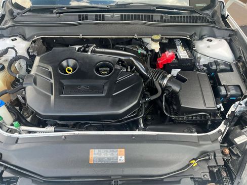 Used 2017 Ford Fusion SE w/ Equipment Group 202A AWD/4WD image 11