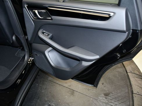 New 2026 Porsche Macan AWD/4WD image 27