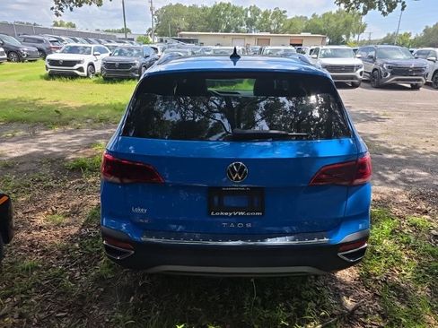 Used 2022 Volkswagen Taos SE w/ Panoramic Sunroof Package FWD image 15