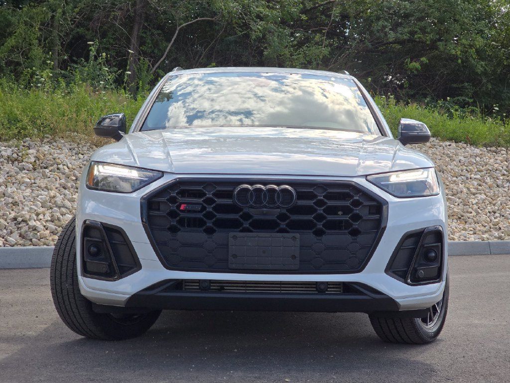 Certified 2024 Audi SQ5 Premium Plus AWD/4WD image 9