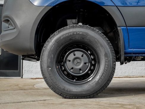 Used 2025 Mercedes-Benz Sprinter 2500 image 5