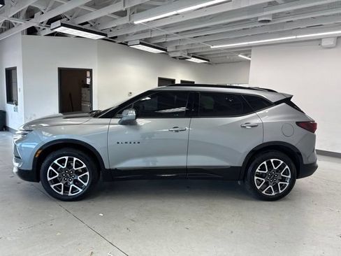 Used 2025 Chevrolet Blazer RS FWD image 7