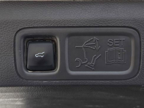 Used 2018 Ford Expedition Limited w/ Equipment Group 301A image 12