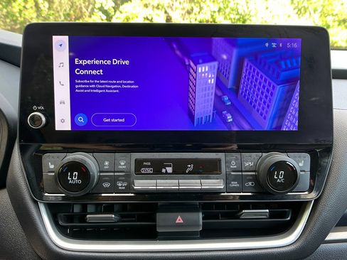 Certified 2025 Toyota Grand Highlander AWD image 18