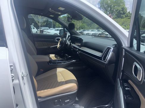 Used 2024 Kia Sorento SX Prestige w/ Olive Brown Leather Package AWD/4WD image 11