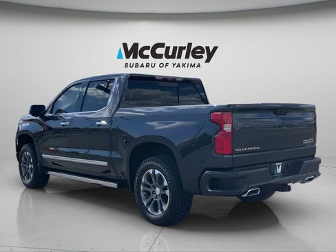 Used 2023 Chevrolet Silverado 1500 High Country w/ Technology Package AWD/4WD image 3