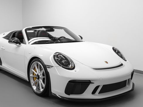 Used 2019 Porsche 911 Speedster image 10