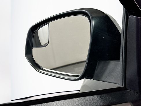 Used 2018 Toyota RAV4 XLE image 16