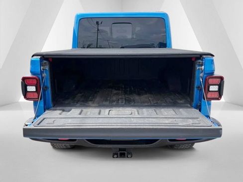 Used 2021 Jeep Gladiator Rubicon w/ Uconnect 4C Nav & Sound Group AWD/4WD image 32