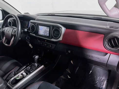 Used 2016 Toyota Tacoma SR5 RWD image 24
