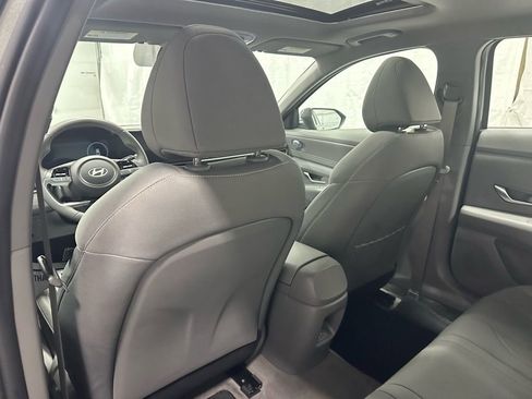 Used 2025 Hyundai Elantra SEL image 43
