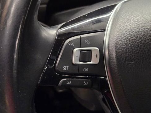 Used 2015 Volkswagen e-Golf SEL Premium FWD image 8