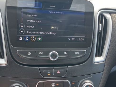 Used 2025 Chevrolet Malibu LS FWD image 47