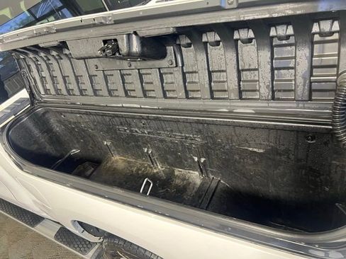 Used 2023 RAM 1500 Laramie AWD/4WD image 17