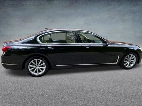 Used 2020 BMW 740i xDrive w/ Cold Weather Package image 25