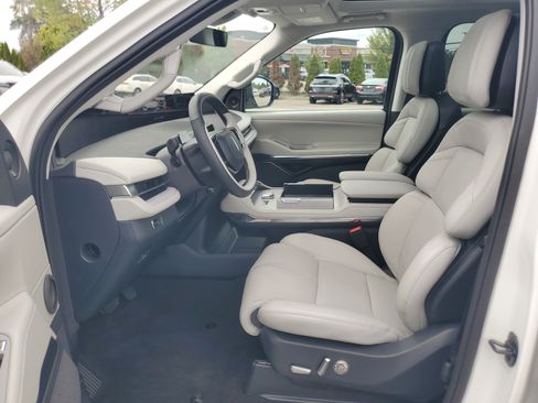 Used 2025 Lincoln Navigator Reserve AWD/4WD image 12