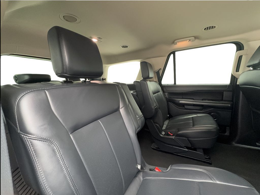 Used 2024 Ford Expedition XLT RWD image 30