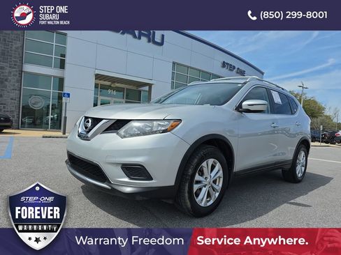 Used 2016 Nissan Rogue SV image 1