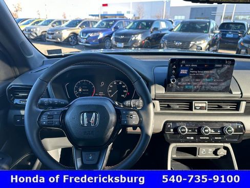 Certified 2025 Honda Pilot TrailSport image 20