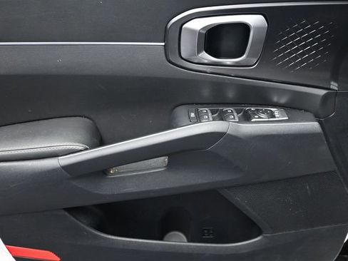 Used 2023 Kia Sorento S w/ Panoramic Sunroof Package image 16