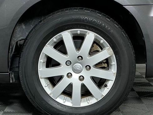 Used 2015 Chrysler Town & Country Touring w/ Driver Convenience Group FWD image 10