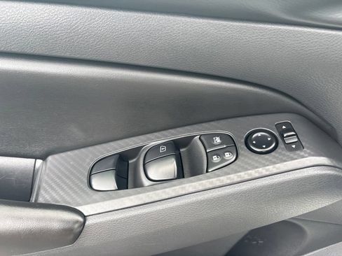 Used 2022 Nissan Altima 2.5 S FWD image 12