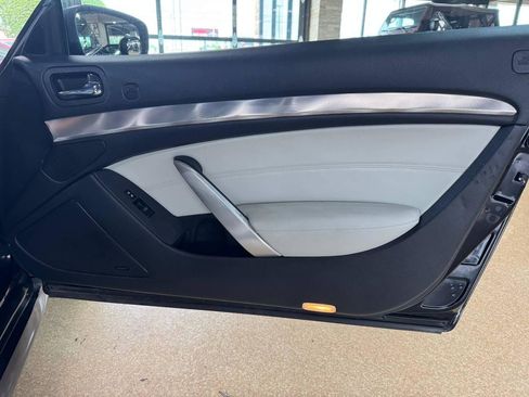 Used 2009 INFINITI G37 Convertible w/ Premium Pkg RWD image 10