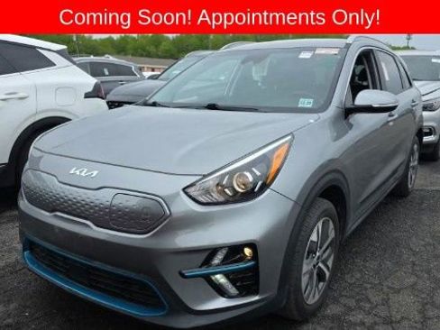 Used 2022 Kia Niro EX w/ Cold Weather Package FWD image 1