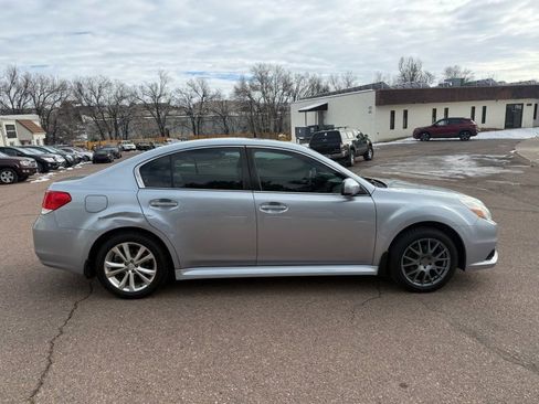 Used 2014 Subaru Legacy 2.5i Limited image 8