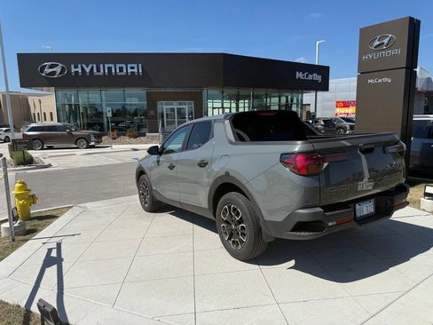 Used 2023 Hyundai Santa Cruz SE FWD image 8