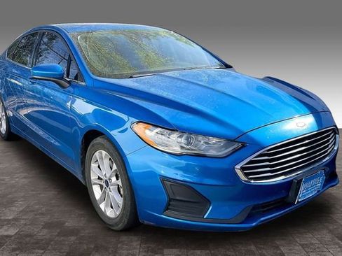 Used 2020 Ford Fusion SE FWD image 2