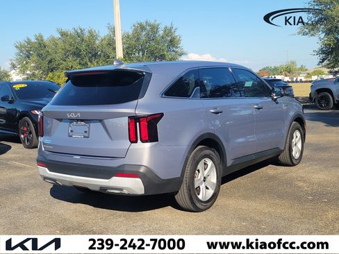 Used 2024 Kia Sorento LX FWD image 6