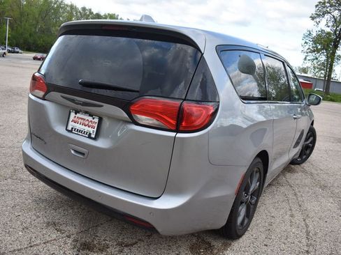 Used 2019 Chrysler Pacifica Touring Plus w/ S Appearance Package FWD image 8