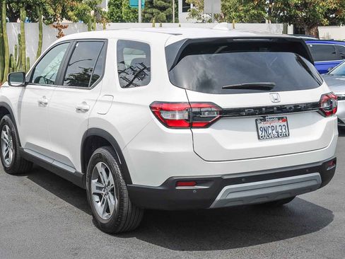 Used 2025 Honda Pilot EX-L image 7