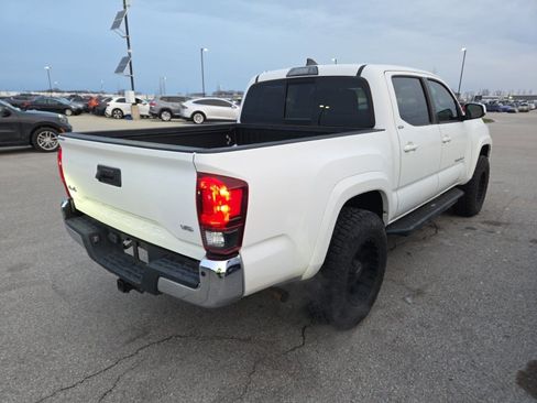 Used 2019 Toyota Tacoma SR5 image 6