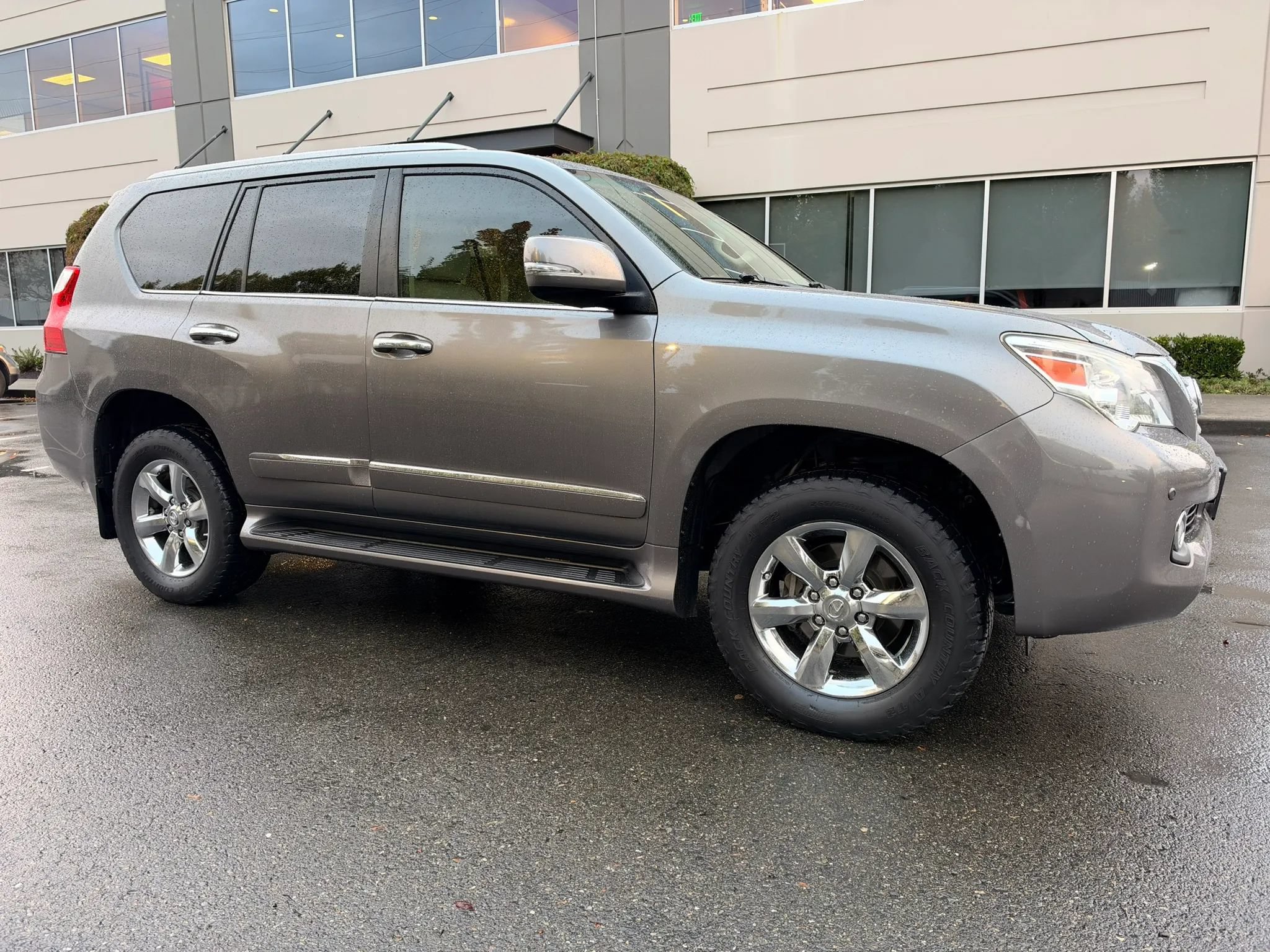Used 2013 Lexus GX 460 w/ Comfort Plus Pkg AWD/4WD image 1