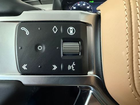 New 2026 Land Rover Discovery Limited Edition AWD/4WD image 16